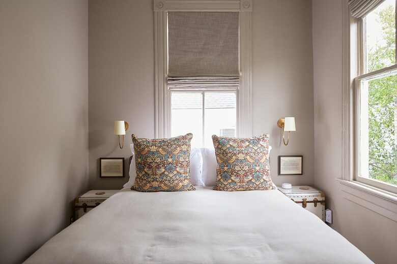 The Juliette | Historic Luxury Residence | 3 bedroom | Upper Residence - Charleston, South Carolina