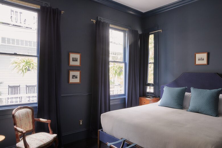 The Juliette | Luxury Victorian Residence | 3 bedroom | Lower Residence - Charleston, South Carolina