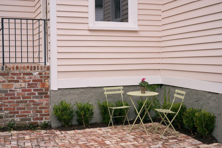 The Juliette | Luxury Victorian Residence | 3 bedroom | Lower Residence - Charleston, South Carolina