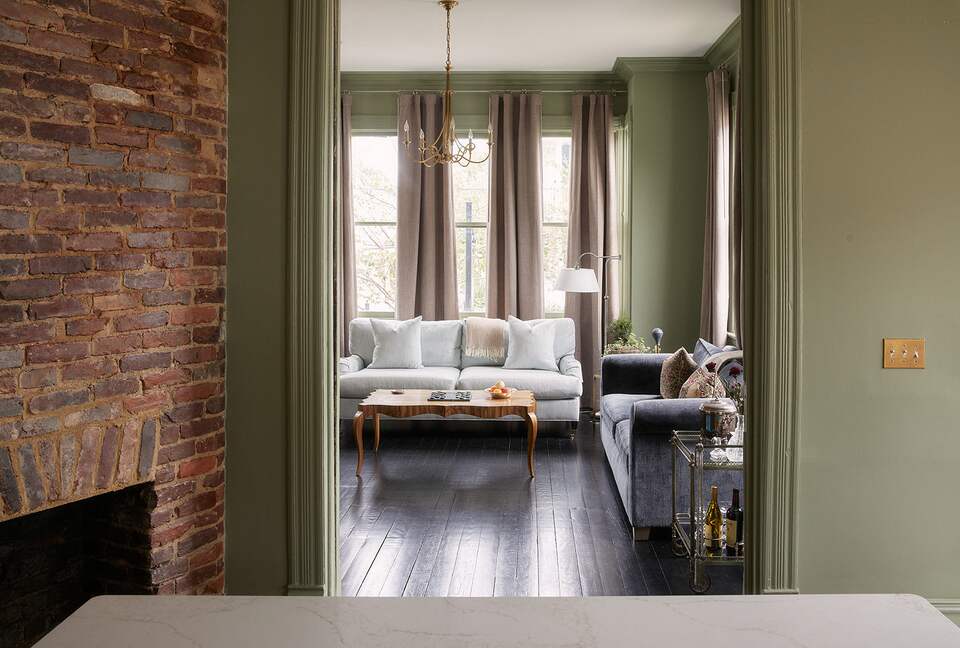 The Juliette | Luxury Victorian Residence | 3 bedroom | Lower Residence - Charleston, South Carolina