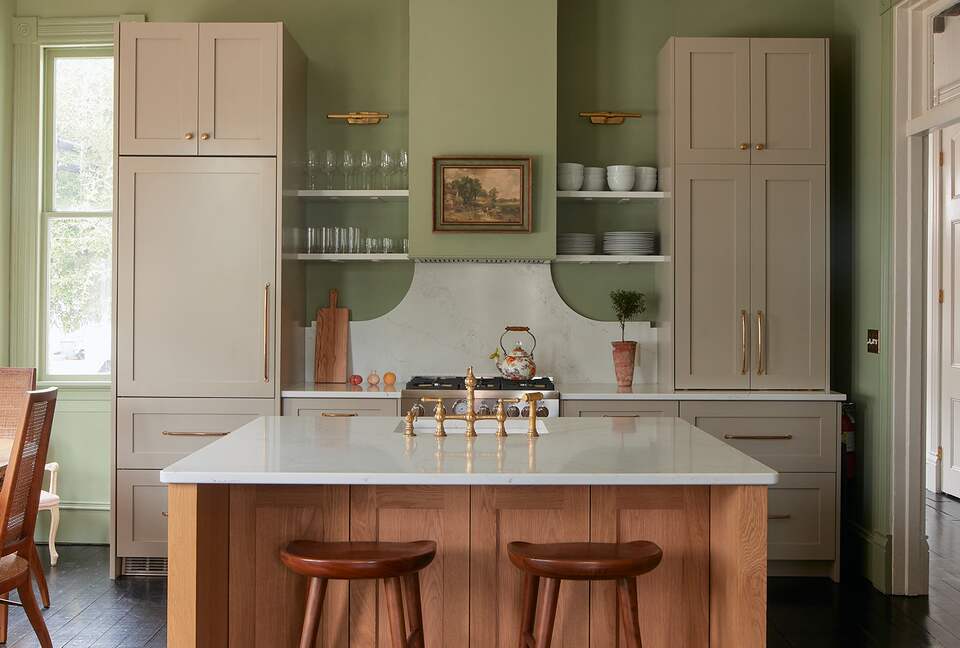 The Juliette | Luxury Victorian Residence | 3 bedroom | Lower Residence - Charleston, South Carolina