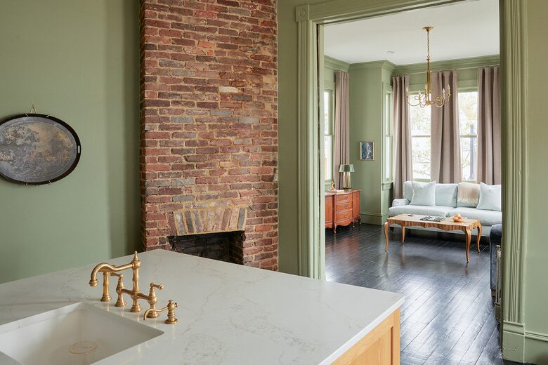 The Juliette | Luxury Victorian Residence | 3 bedroom | Lower Residence - Charleston, South Carolina