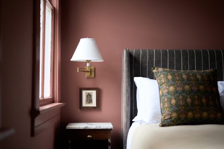 The Juliette | Luxury Victorian Residence | 3 bedroom | Lower Residence - Charleston, South Carolina