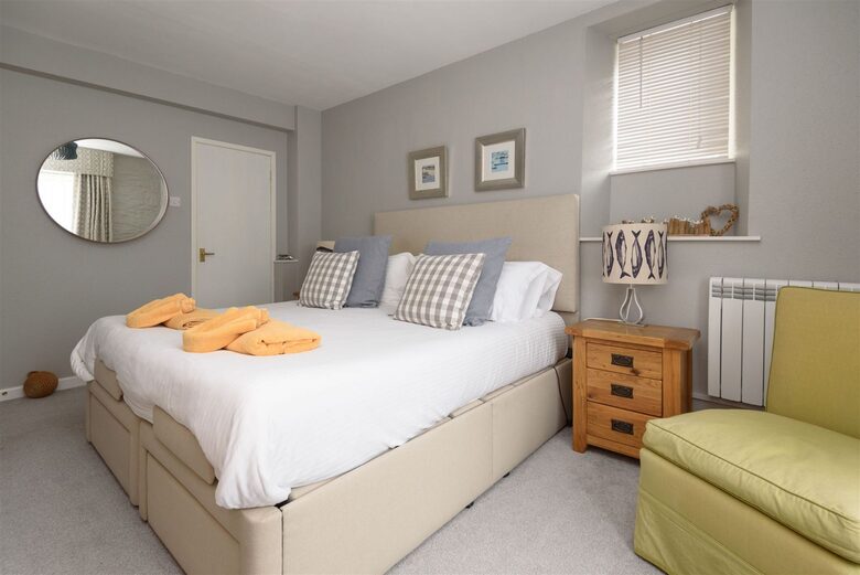 6' Superking size bed