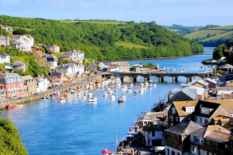 Looe Bridge joining East & West Looe