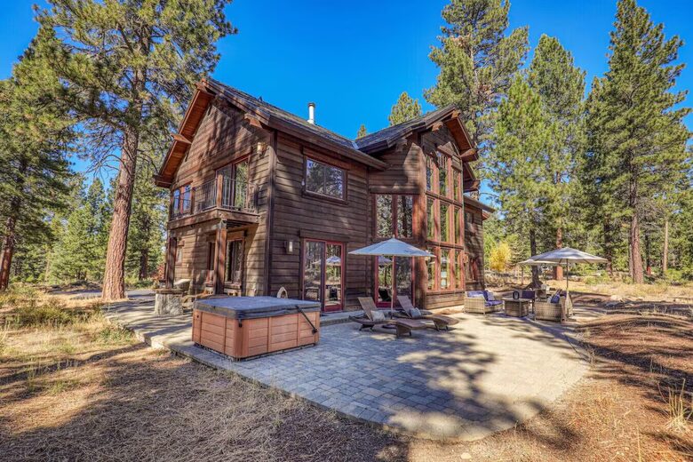 Private Pines Retreat in Truckee - Truckee, California