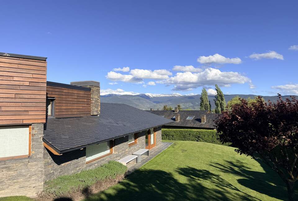 Elegant Mountain Escape in the Spanish Pyrenees - Guils de Cerdanya, Spain