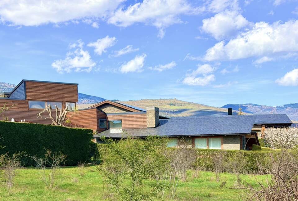 Elegant Mountain Escape in the Spanish Pyrenees - Guils de Cerdanya, Spain