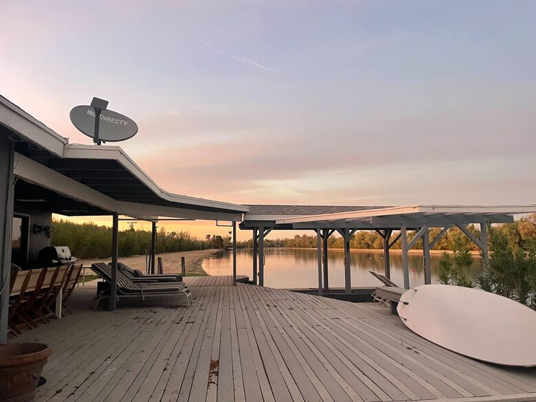 Refúgio particular com lago para esqui aquático na histórica Rota 66 – San Bernardino, Califórnia