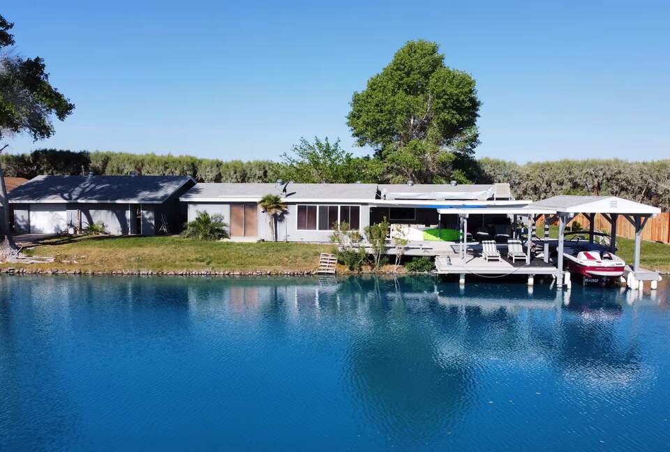 Private Waterski Lake Retreat on Historic Route 66 - San Bernadino, California