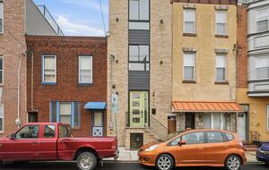 Contemporary City Escape with Skyline Views - Philadelphia, Pennsylvania