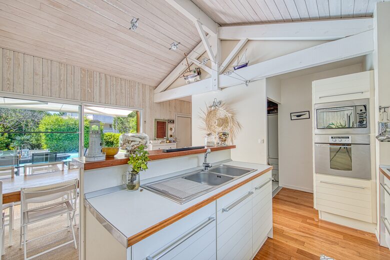 Secluded Shoreside Villa with Garden Views - Lège Cap Ferret, France