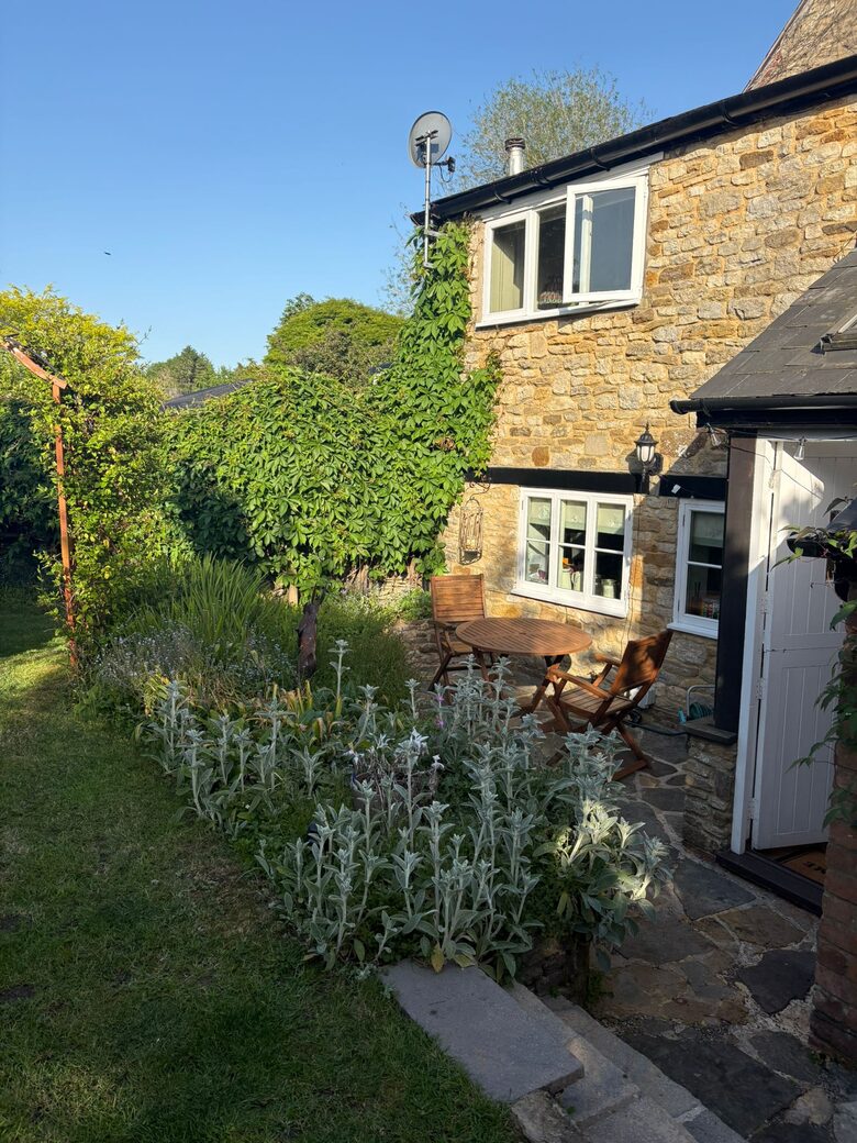 Charming English Countryside Cottage - Kings Sutton, United Kingdom