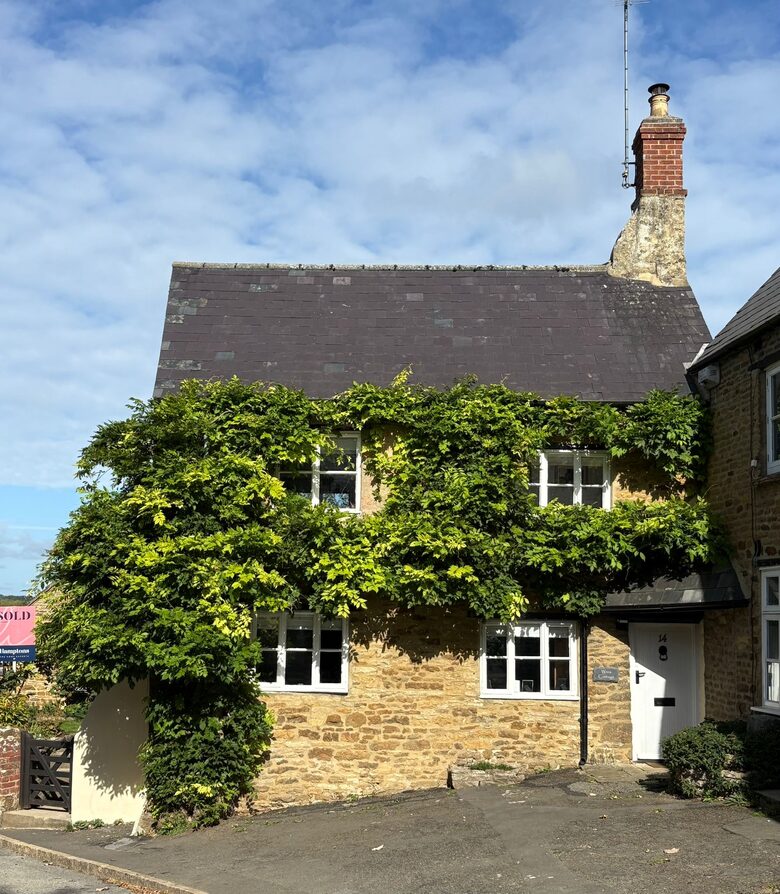 Charming English Countryside Cottage - Kings Sutton, United Kingdom