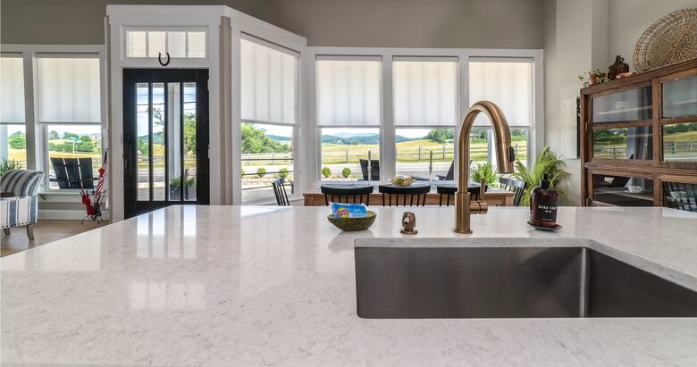 Mountain-View Farmhouse in Virginia Countryside - Lexington, Virginia