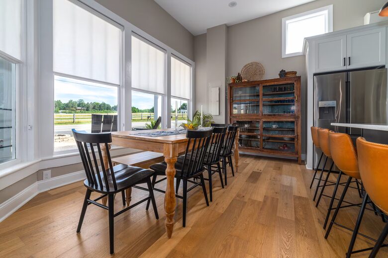 Mountain-View Farmhouse in Virginia Countryside - Lexington, Virginia