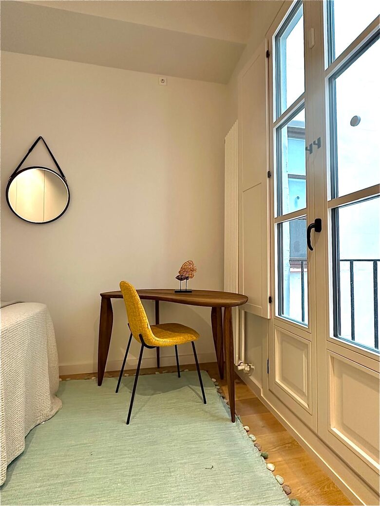 Stylish Historic Flat Steps from Barcelona’s Waterfront - Barcelona, Spain