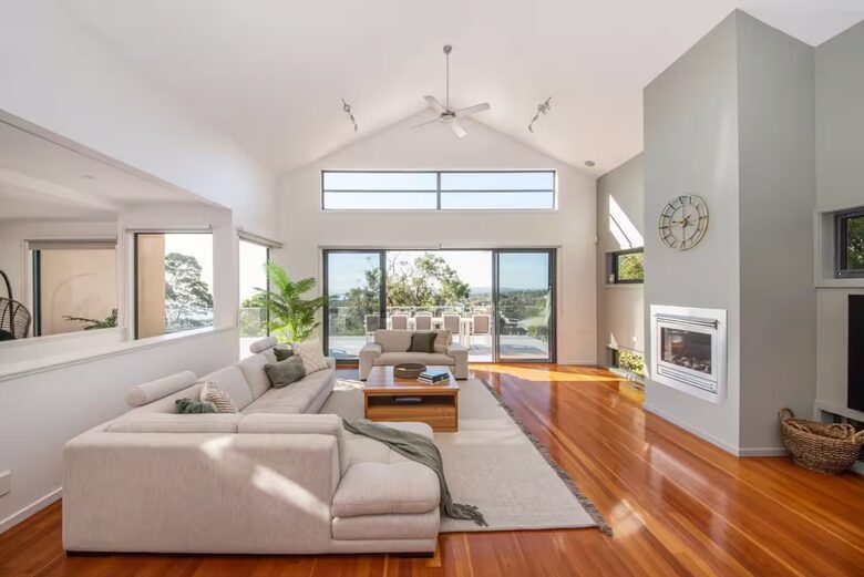 Mount Martha Bayview Retreat with Solar Heated Pool & Spa - Melbourne, Australia