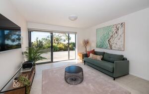Mount Martha Bayview Retreat with Solar Heated Pool & Spa - Mount Martha, Australia