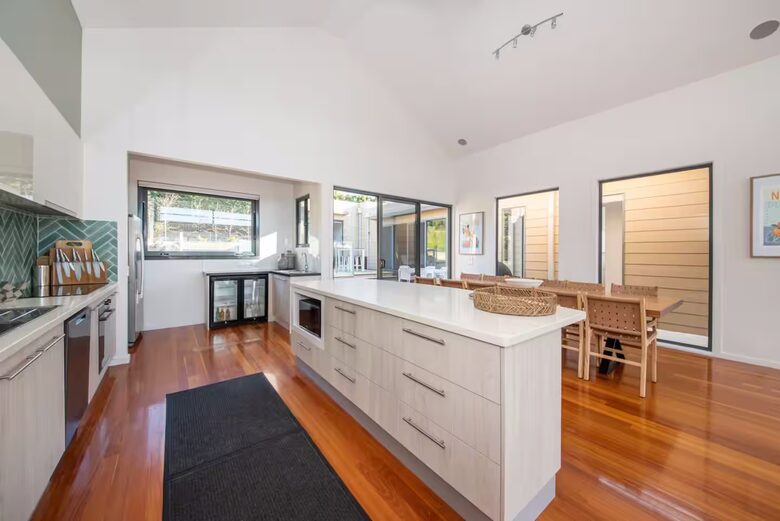 Mount Martha Bayview Retreat with Solar Heated Pool & Spa - Melbourne, Australia