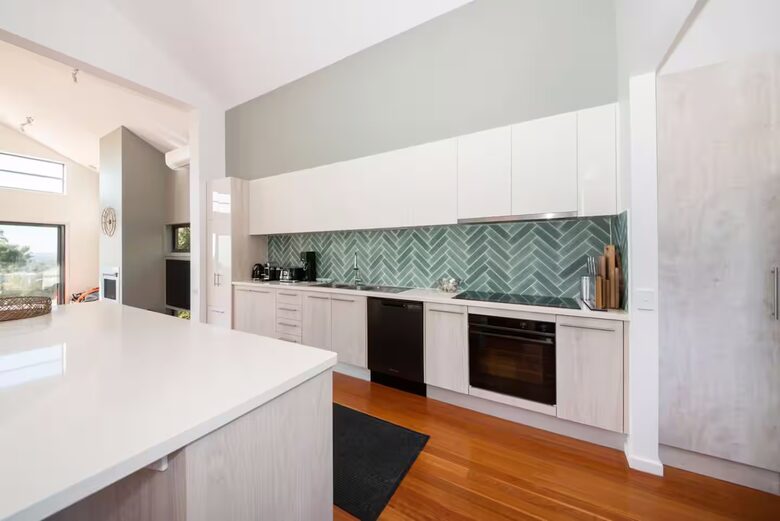 Mount Martha Bayview Retreat with Solar Heated Pool & Spa - Melbourne, Australia