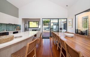 Mount Martha Bayview Retreat with Solar Heated Pool & Spa - Mount Martha, Australia