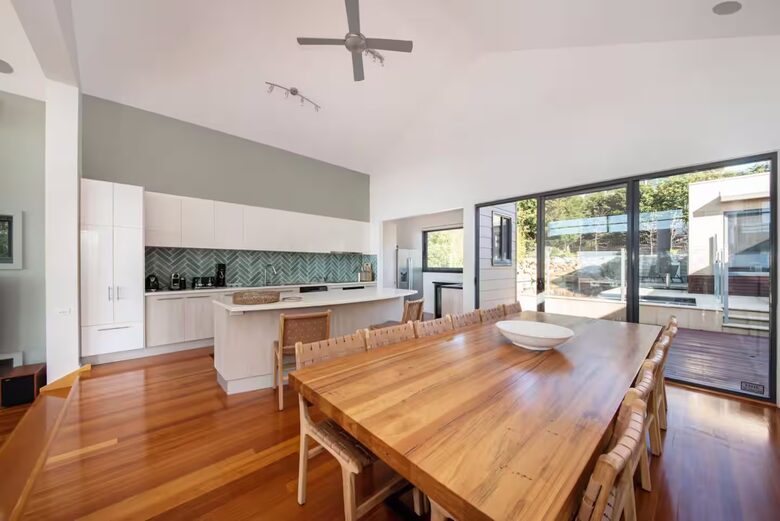 Mount Martha Bayview Retreat with Solar Heated Pool & Spa - Melbourne, Australia