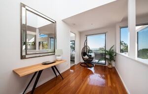Mount Martha Bayview Retreat with Solar Heated Pool & Spa - Mount Martha, Australia