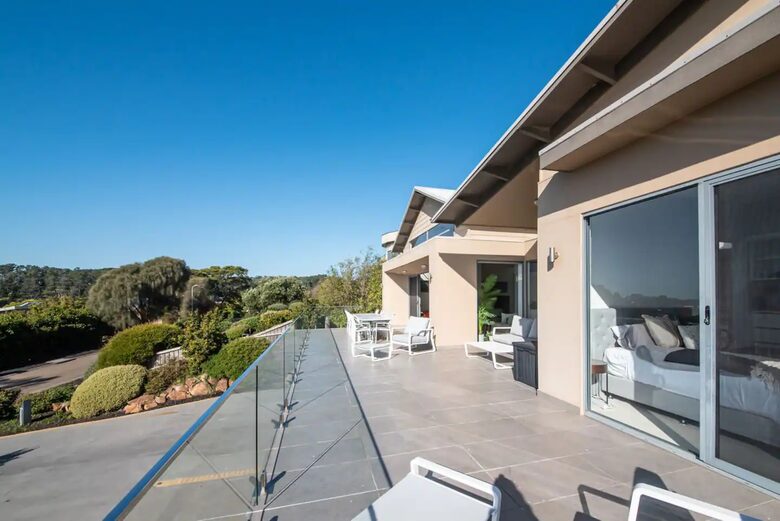 Mount Martha Bayview Retreat with Solar Heated Pool & Spa - Melbourne, Australia
