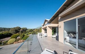 Mount Martha Bayview Retreat with Solar Heated Pool & Spa - Mount Martha, Australia
