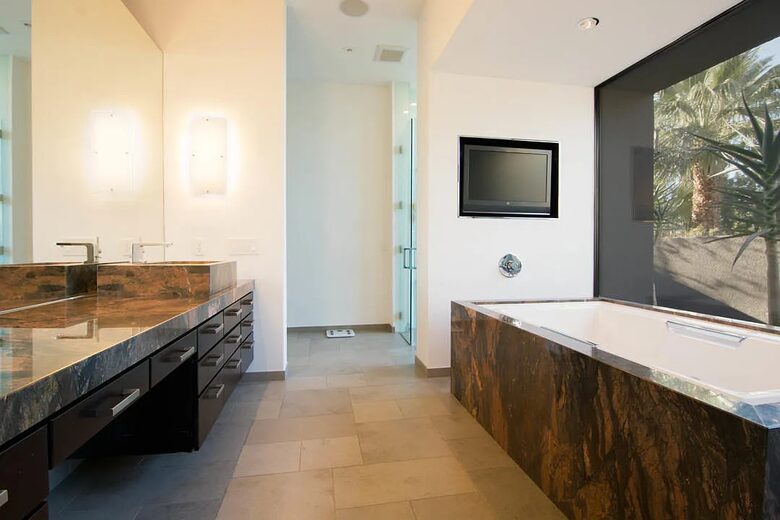 Modern Masterpiece in Presidential Thunderbird Cove - Rancho Mirage, California