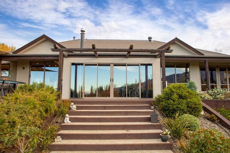 Central Otago Retreat Sanctuary on 21 Hectares - Cromwell, New Zealand