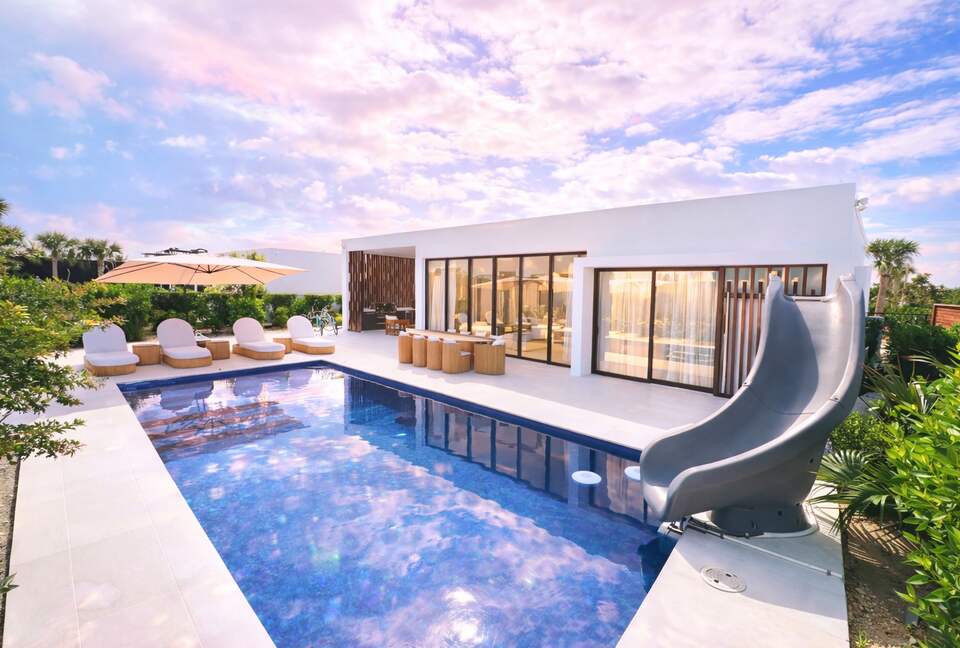 Luxury Villa in Grace Bay w/ Private Pool/Slide - Grace Bay, Turks and Caicos Islands