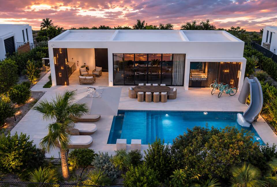 Luxury Villa in Grace Bay w/ Private Pool/Slide - Grace Bay, Turks and Caicos Islands