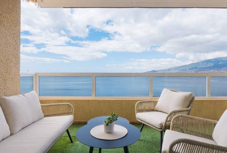 Coastal Serenity: A Seafront Escape in Tenerife - Radazul, Spain