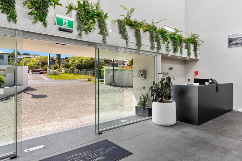 Sacred Waters Lake Taupō Penthouse - Taupō, New Zealand