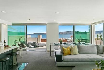 Sacred Waters Lake Taupō Penthouse - Taupō, New Zealand