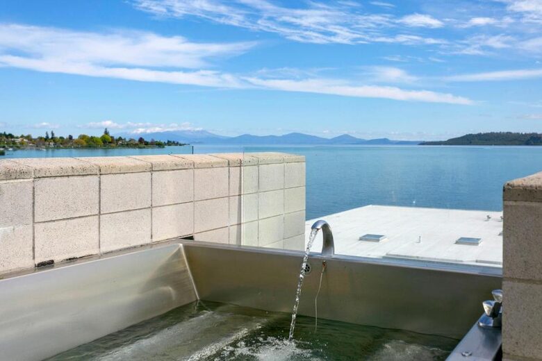Sacred Waters Lake Taupō Penthouse - Taupō, New Zealand