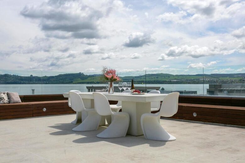 Sacred Waters Lake Taupō Penthouse - Taupō, New Zealand