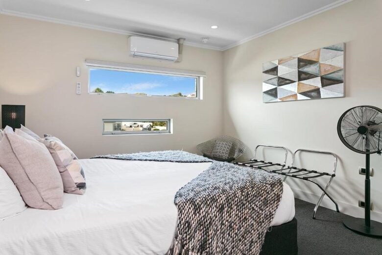 Sacred Waters Lake Taupō Penthouse - Taupō, New Zealand