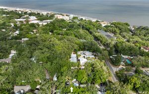St. Simons Village Pool Cottage - Saint Simons Island, Georgia