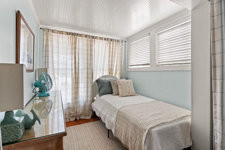 St. Simons Village Pool Cottage - Saint Simons Island, Georgia