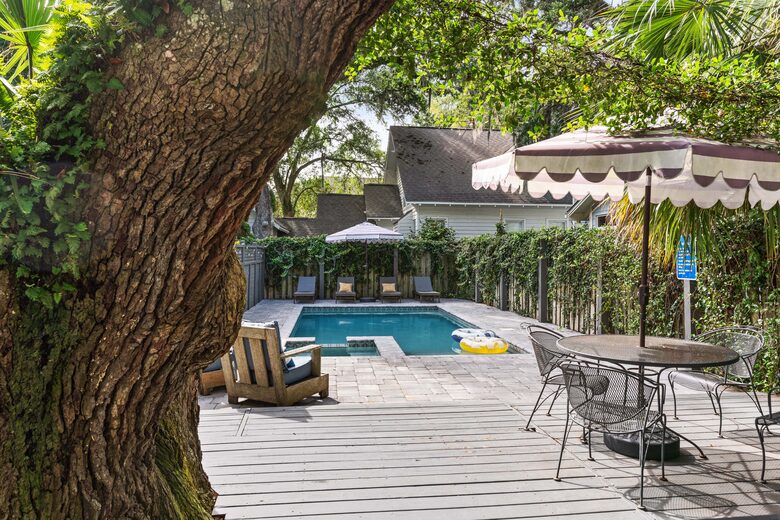 St. Simons Village Pool Cottage - Saint Simons Island, Georgia