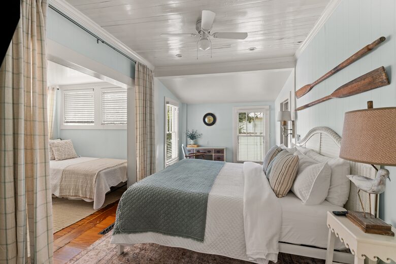 St. Simons Village Pool Cottage - Saint Simons Island, Georgia