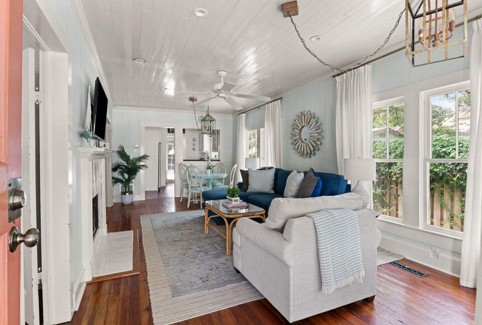 St. Simons Village Pool Cottage - Saint Simons Island, Georgia