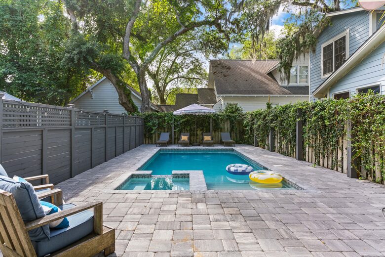 St. Simons Village Pool Cottage - Saint Simons Island, Georgia