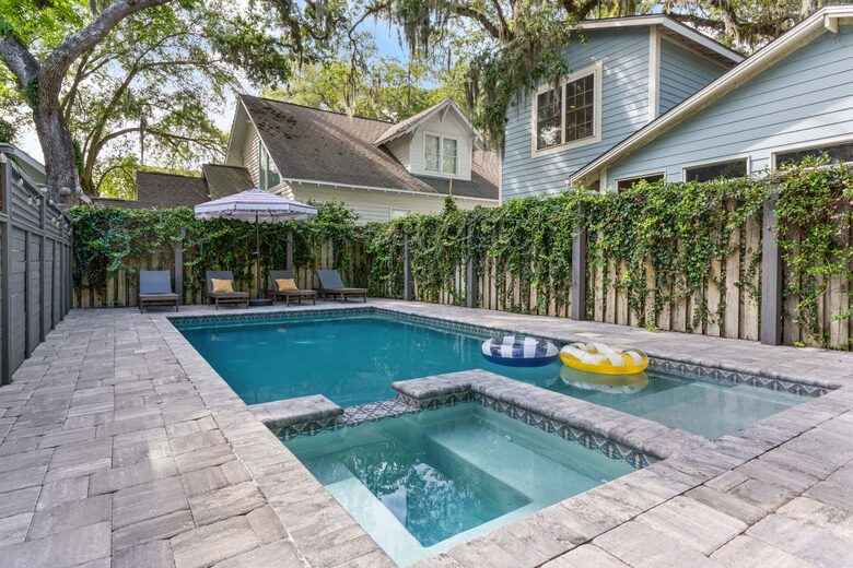 St. Simons Village Pool Cottage - Saint Simons Island, Georgia