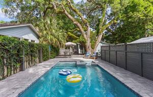 St. Simons Village Pool Cottage - Saint Simons Island, Georgia