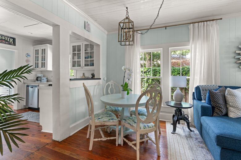 St. Simons Village Pool Cottage - Saint Simons Island, Georgia