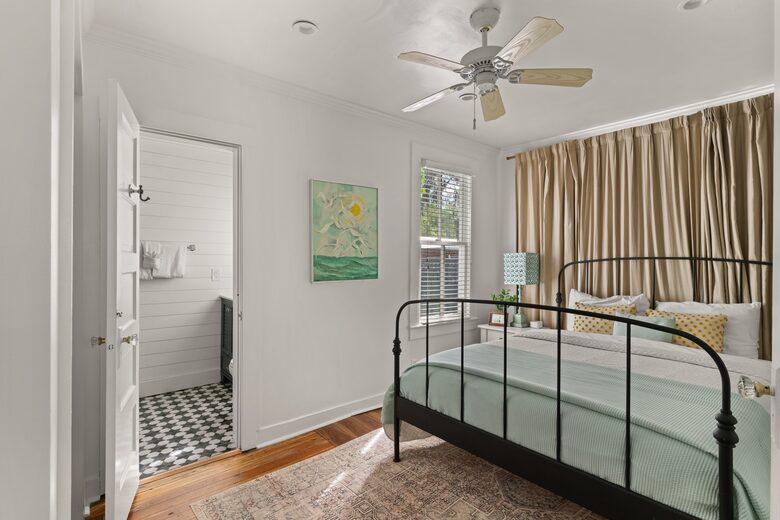 St. Simons Village Pool Cottage - Saint Simons Island, Georgia